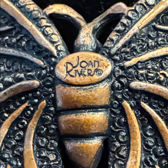 Joan Rivers Butterfly Collection Pastel
Pink Fantasy Enamel  Brooch - Picture 4 of 5